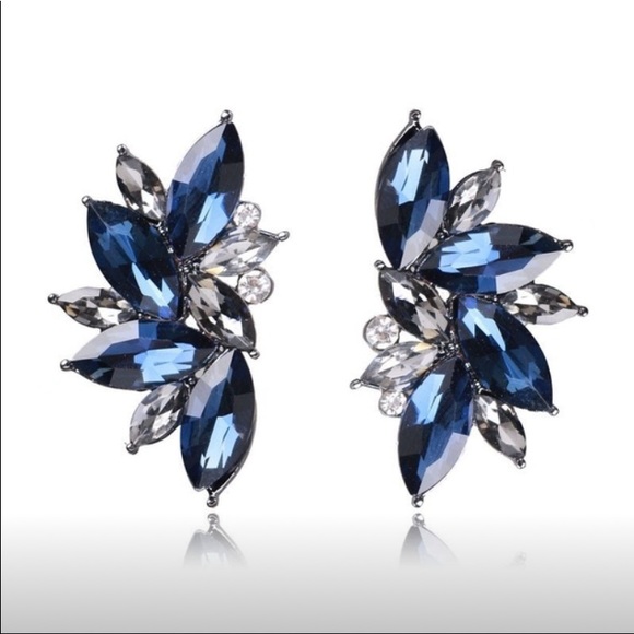 Jewelry - Crystal Stud Earrings